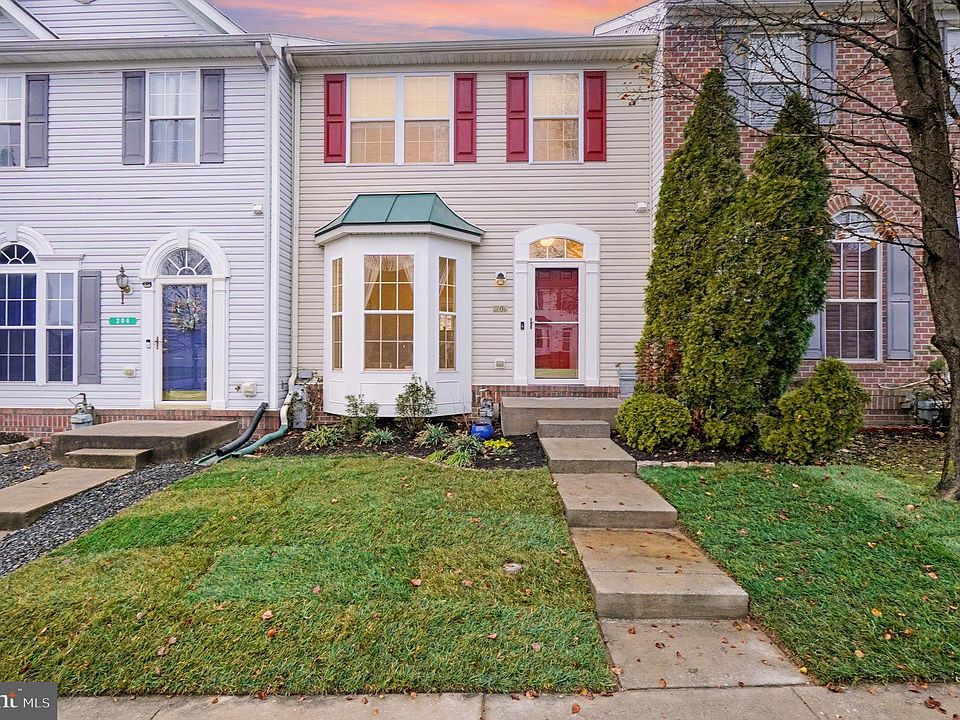 1st image of 206 Mary Jane Ln