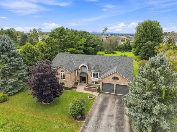 3 Dean Ct, Wasaga Beach, ON L9Z 1J9