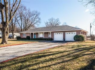 2002 E Golf Hill Dr, Excelsior Springs, MO 64024