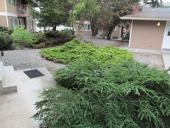2nd image of 101 SE Ely St APT A101