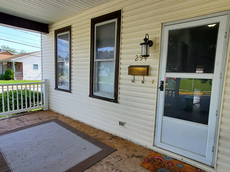 254 Franklin St — Photo 3