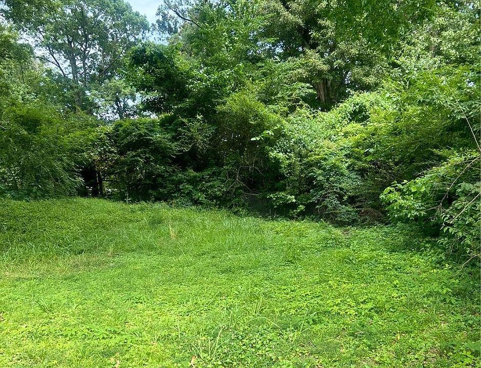 2nd image of 2879 Overton Crossing St