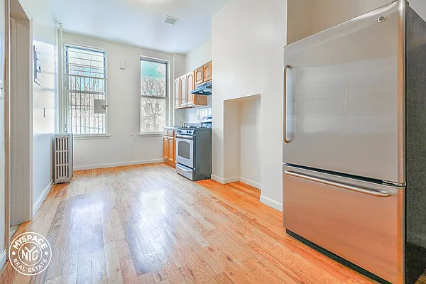 Rented by MySpaceNYC | media 18