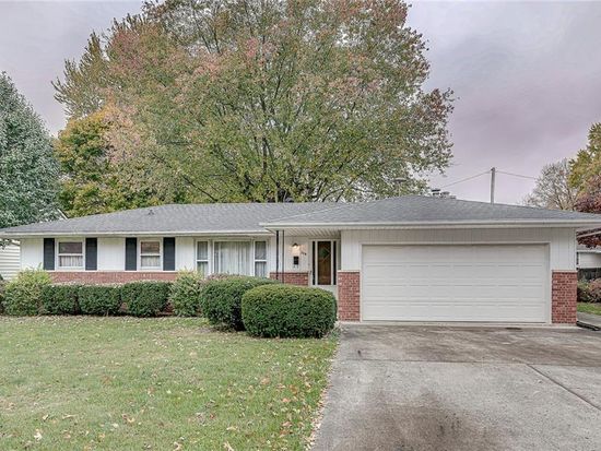 308 S School St Brownsburg In 46112 Zillow