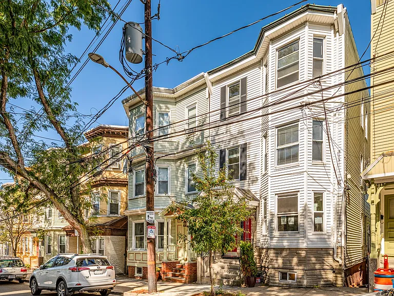 96 Webster St #2 — Photo 24