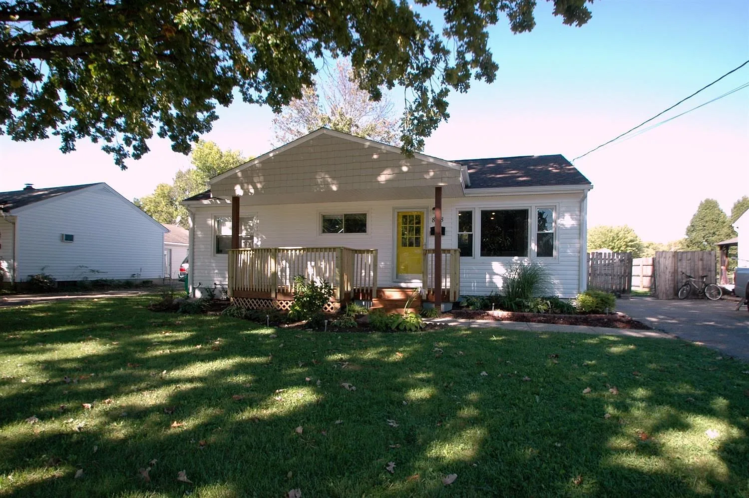 848 Magie Ave photo 1