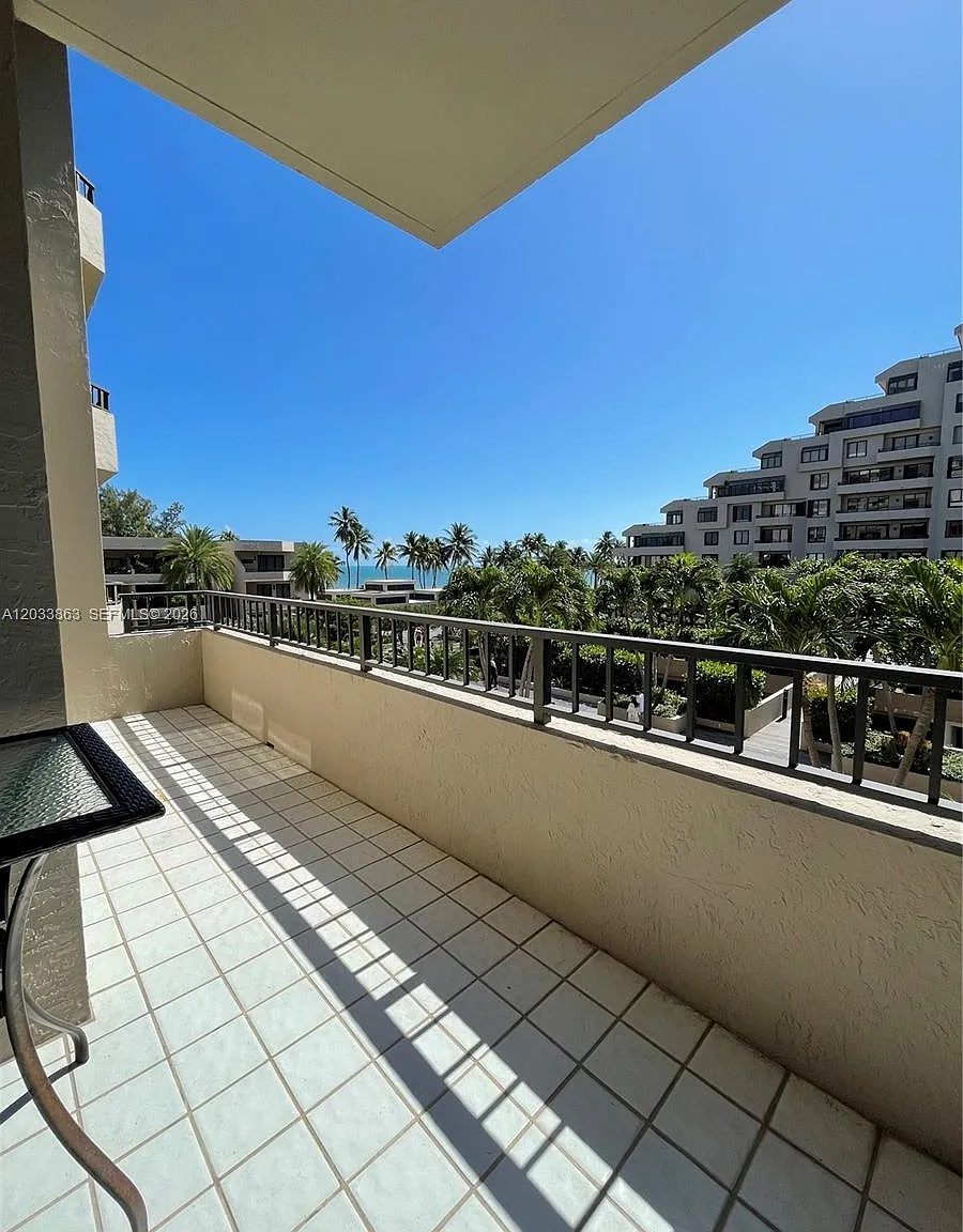Key Colony No 2 Condo — Photo 1