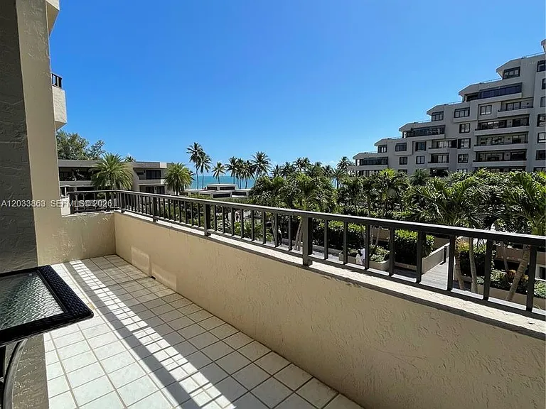 251 Crandon Blvd #338 — Photo 1