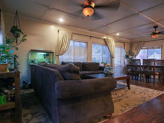 2nd image of 154 5th St