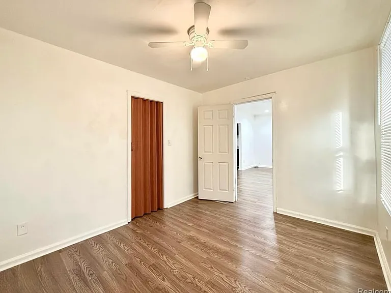 6847 Continental Ave — Photo 9