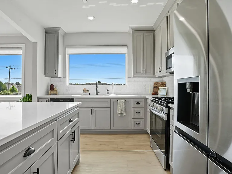 4200 Abbey Park Dr — Photo 9