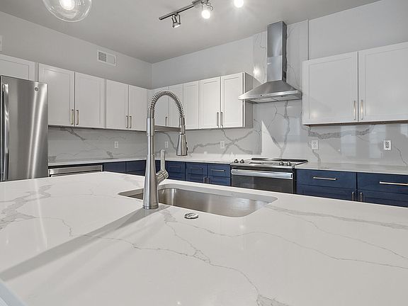 4th image of 929 Norwood St #323S