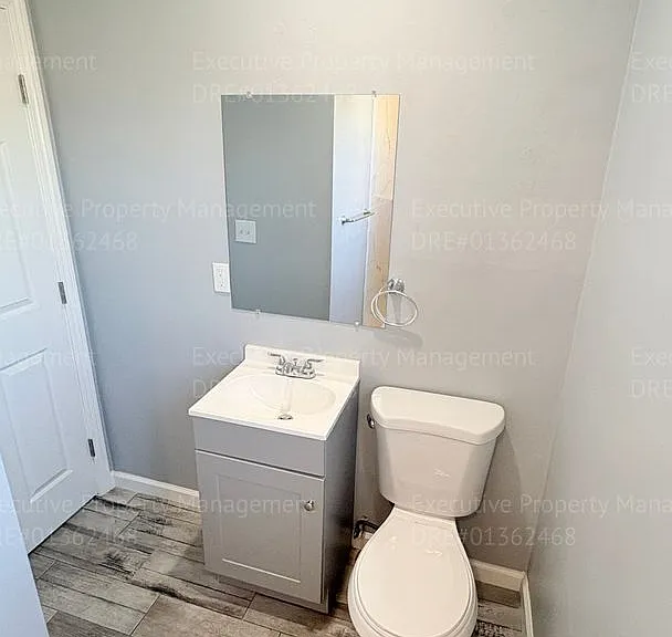 303 El Tejon Ave #B — Photo 19