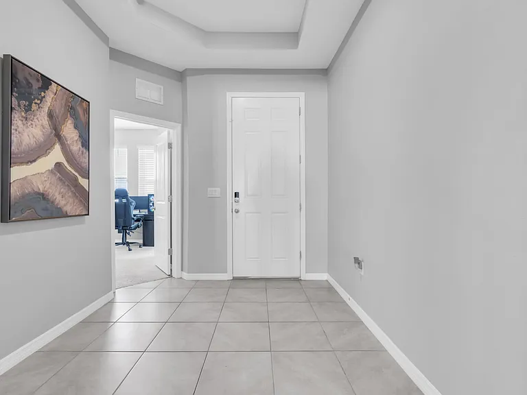 528 Ocean Spray Dr — Photo 2