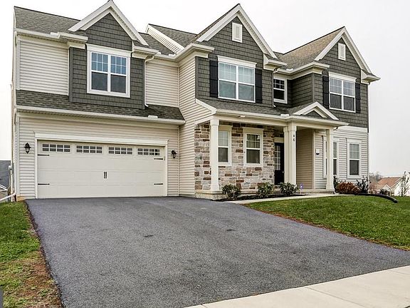 2nd image of 46 Danbury Dr