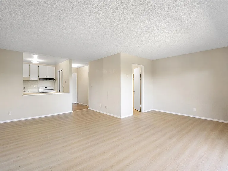 1327 Webster St #B305 — Photo 8
