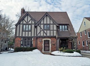 699 Rivard Blvd, Grosse Pointe, MI 48230