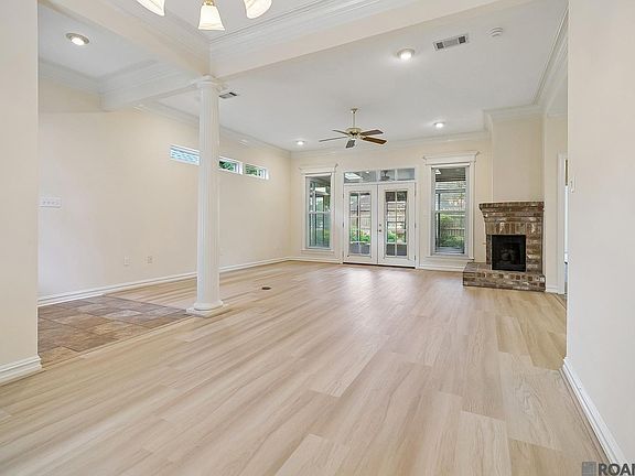 3rd image of 5839 Glen Cove Dr