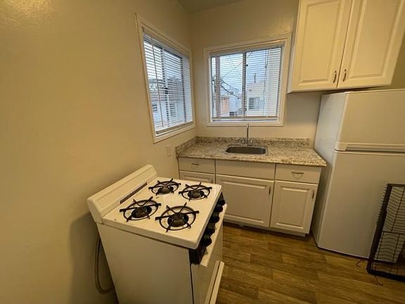 2nd image of 37 Nieto Ave APT G