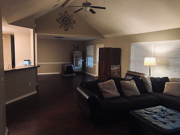 3rd image of 106 Autumn Ln