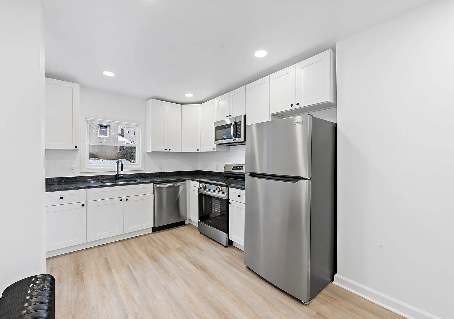 Fully Renovated Twin in Lehighton PA — Photo 2