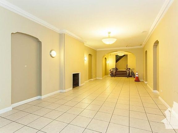 2nd image of 2737 N Spaulding Ave APT 212