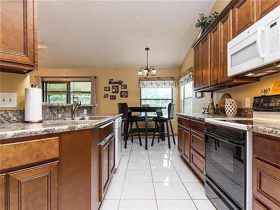 5th image of 2423 Weatherford Dr