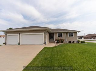 1004 Sagewood Ave, Grand Island, NE 68803