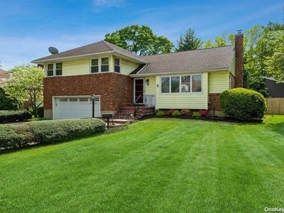 25 Reed Lane, Westbury, NY, 11590