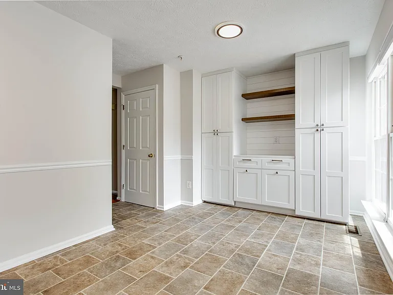 8125 Gray Stone Ln — Photo 12