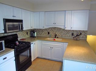 908 Park Ave, Pekin, IL 61554