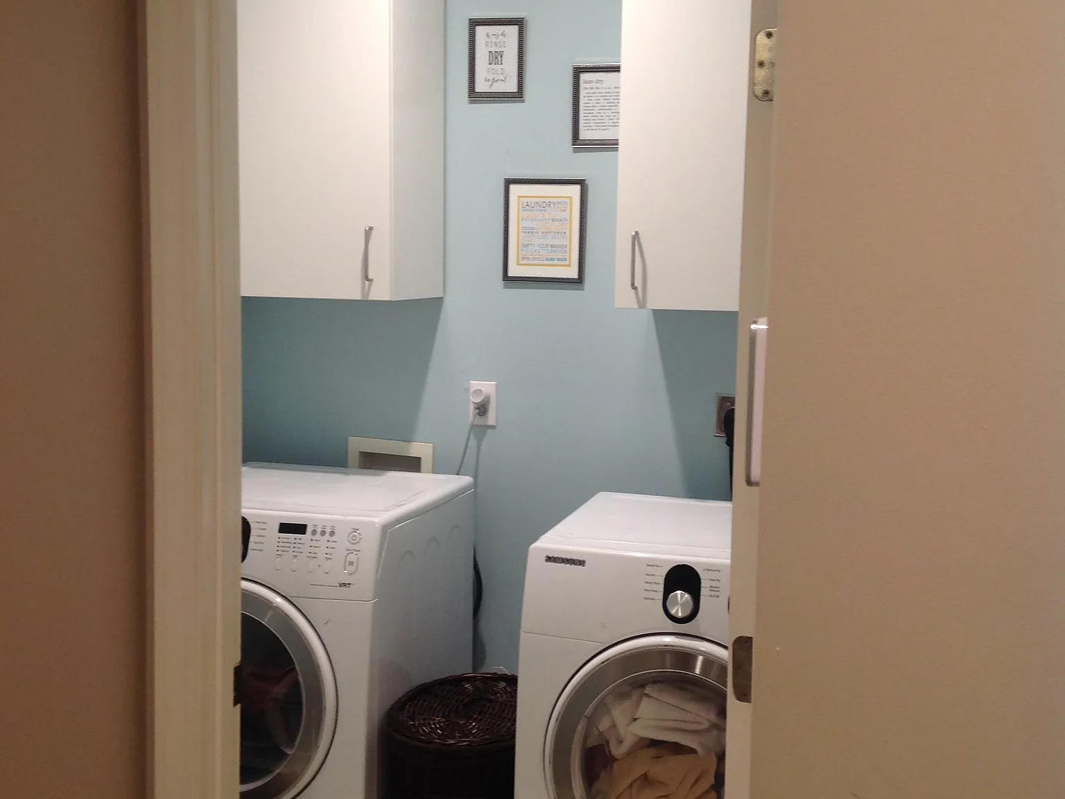 3 bed, 2.5 bath, 1833 sqft, $2,500 — Photo 2