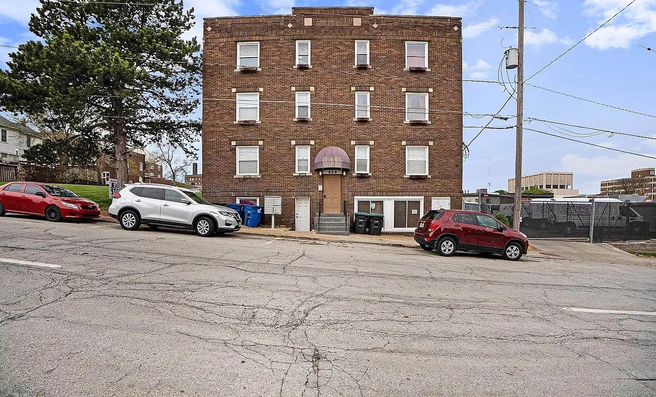 1 bed, 768 sqft, $1,050 — Photo 1