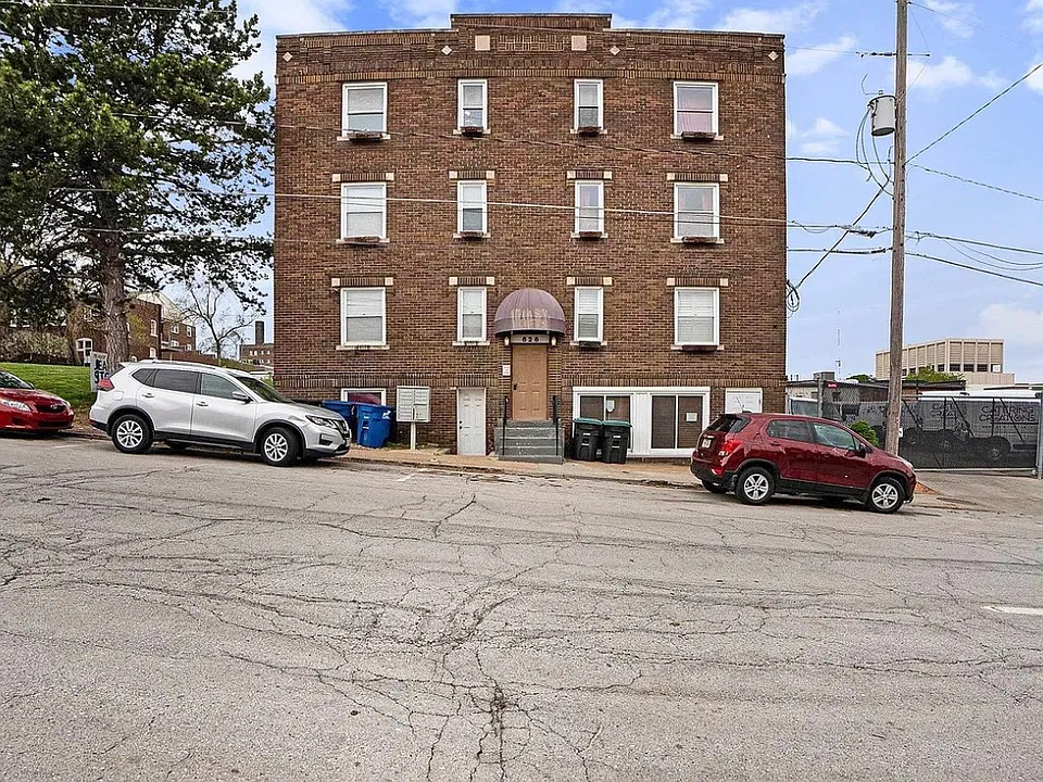 626 S 19th St #8
