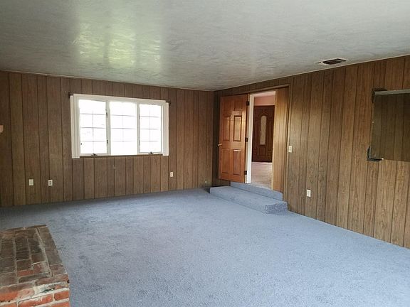 4th image of 998 E Court Ave