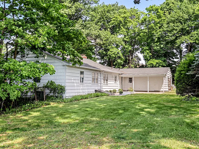 75 Vincent Ave — Photo 34
