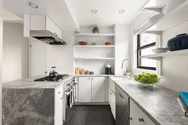 Sold by Compass | media 20