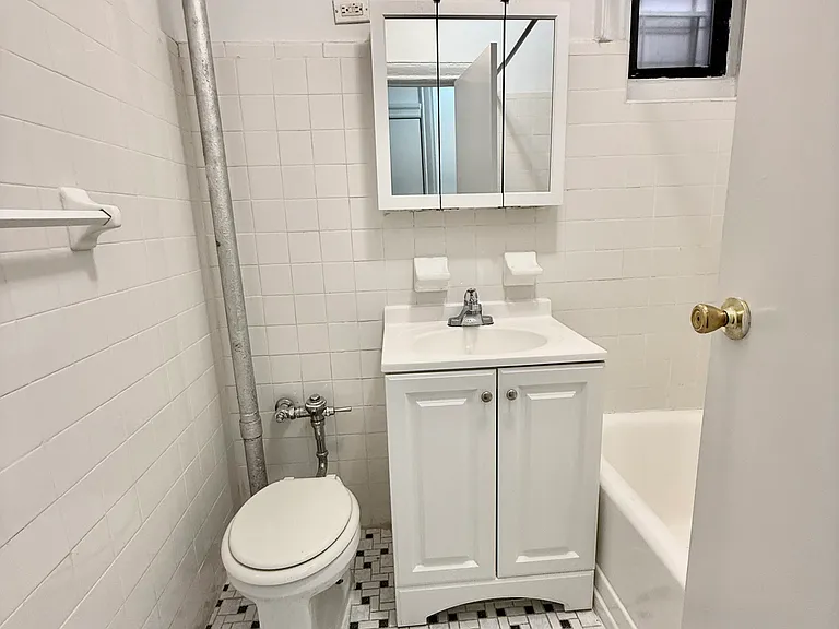 30 Seaman Ave #1 — Photo 5