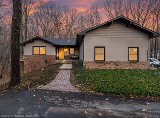 1625 Perry Lake Rd, Ortonville, MI 48462