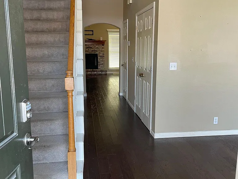 13418 E 90th St N — Photo 2