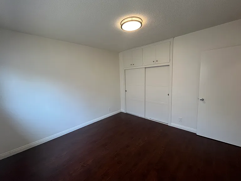 812 N Martel Ave #10 — Photo 17