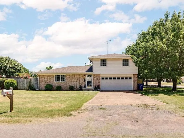 512 W Cheyenne St, Marlow, OK 73055