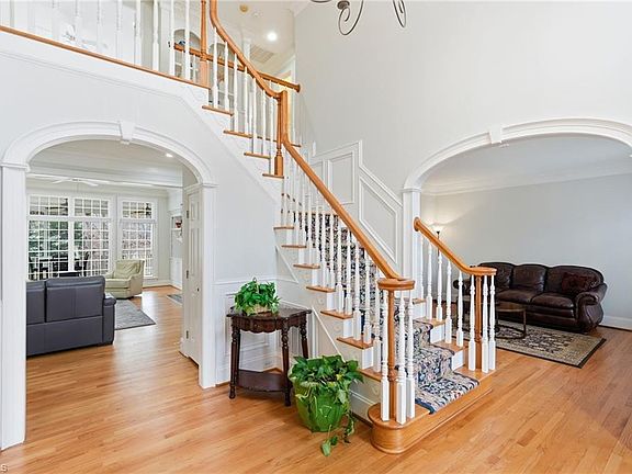 3rd image of 3915 Rosebriar Ln