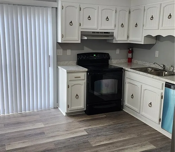 1437 Artesian Ct — Photo 2