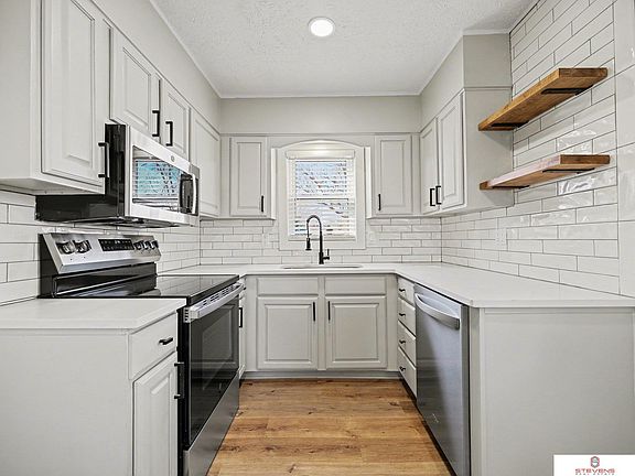 2nd image of 2504 Washington St