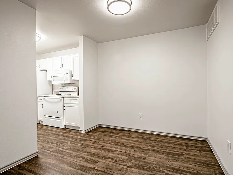 McKinney Park Apartments — Photo 12