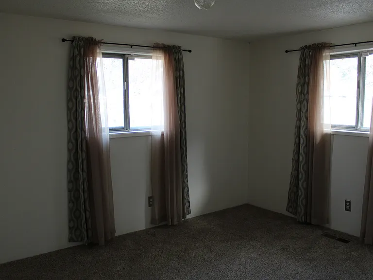 4615 Maplewood Ct — Photo 14
