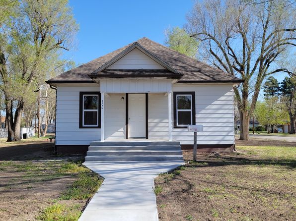 300 W 5th St