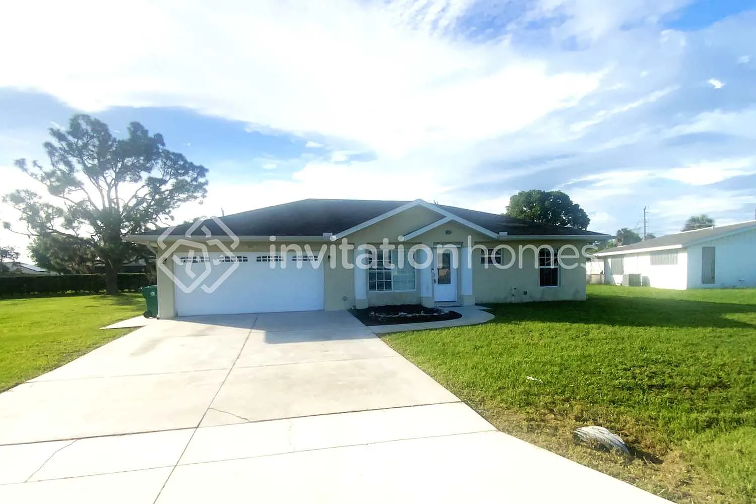 707 Hartford Dr NW Port Charlotte, FL 33952 — Photo 1