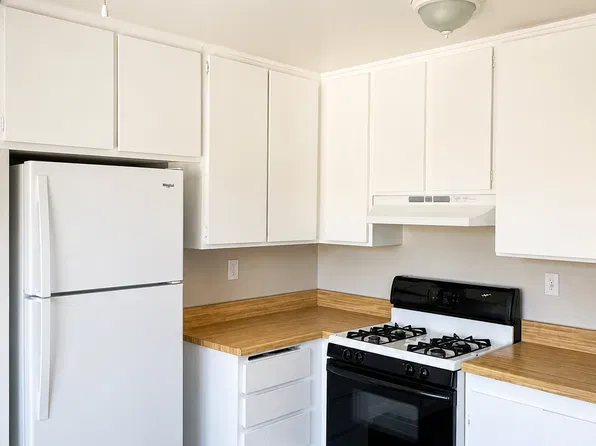 16358 Pebble Beach Dr APT 226, Victorville, CA 92395